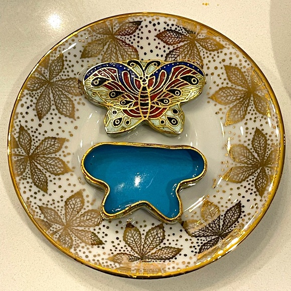 Vintage Cloisonné Butterfly Enamel Trinket / Pill Box - Picture 2 of 5